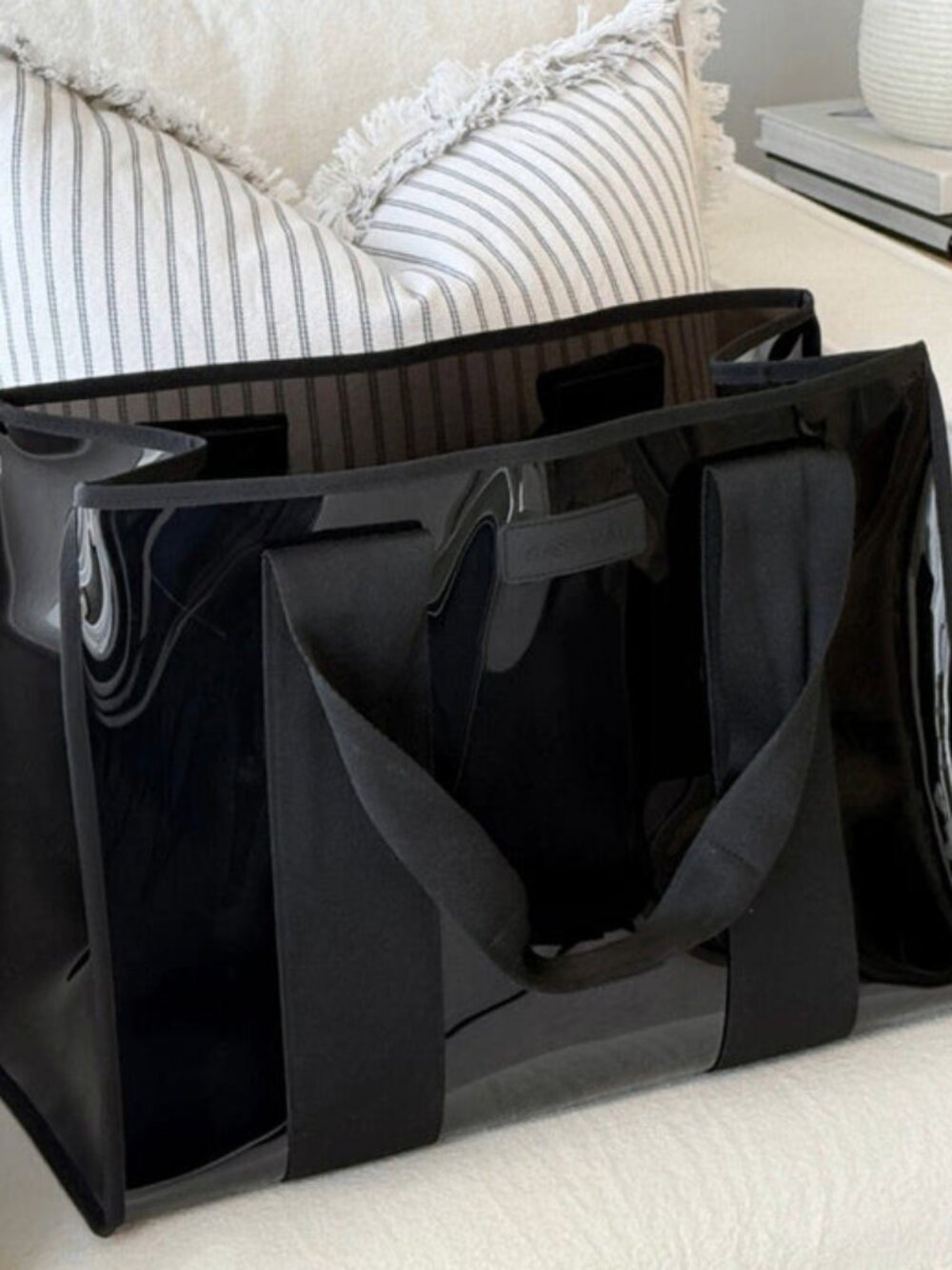 Case-Mate Black Midnight Jelly Tote Clear Waterproof Beach Bag Gym Travel NWT - Picture 3 of 6